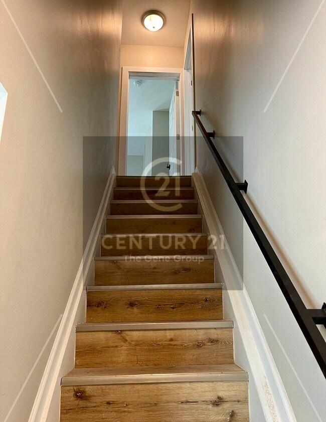 Building Photo - 319 Wyoming St