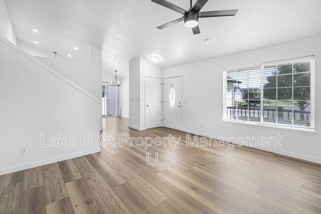 Building Photo - 5147 W Palmwood