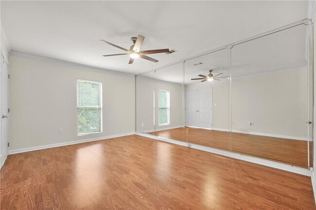 Building Photo - 23203 Plantation Dr NE