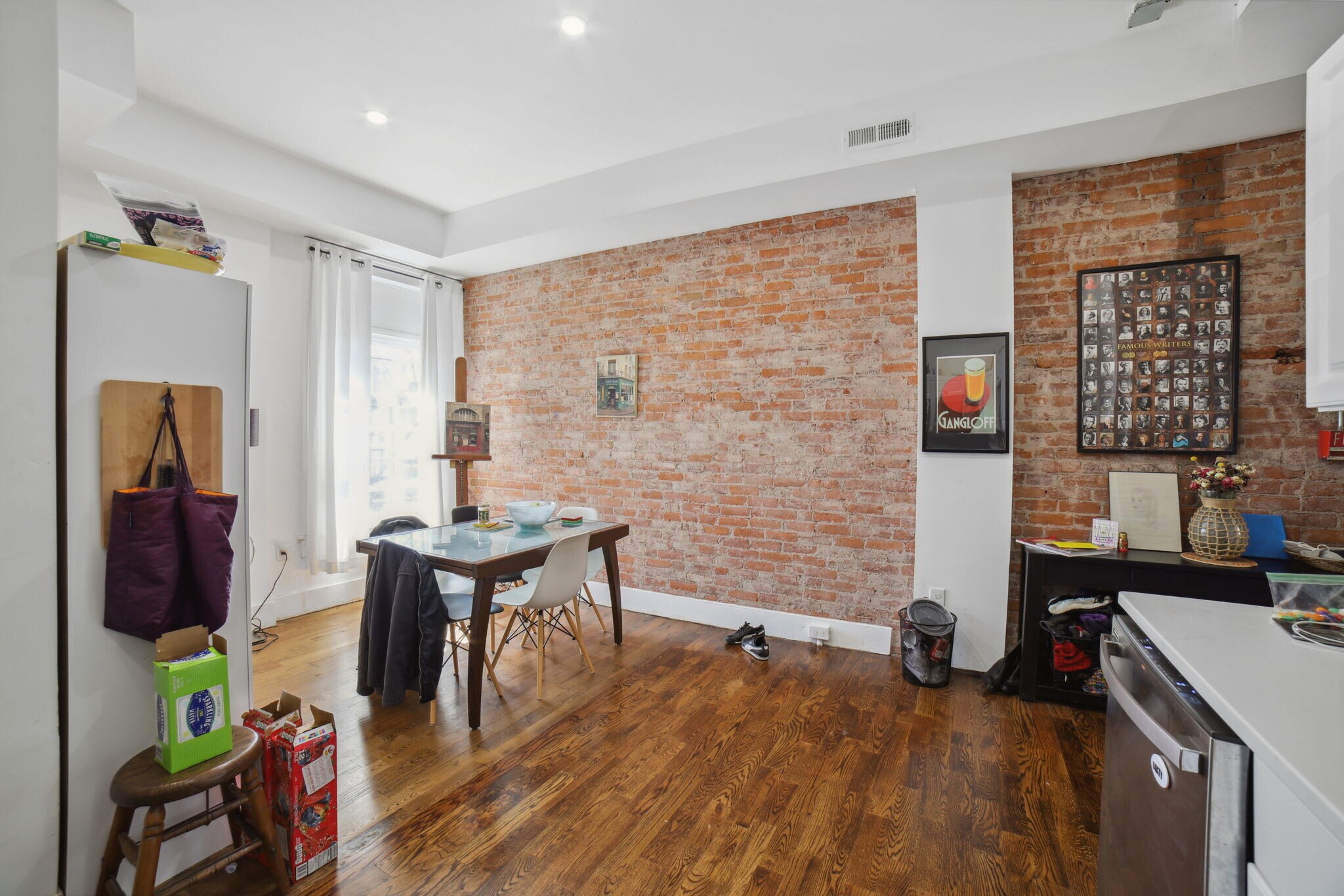 Building Photo - 265 Orange St