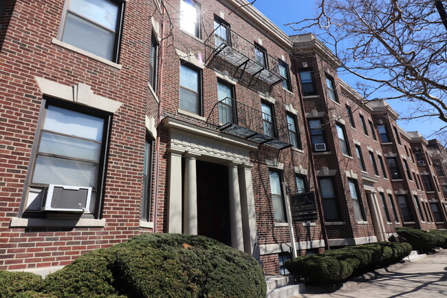 Building Photo - 1959 Commonwealth Ave