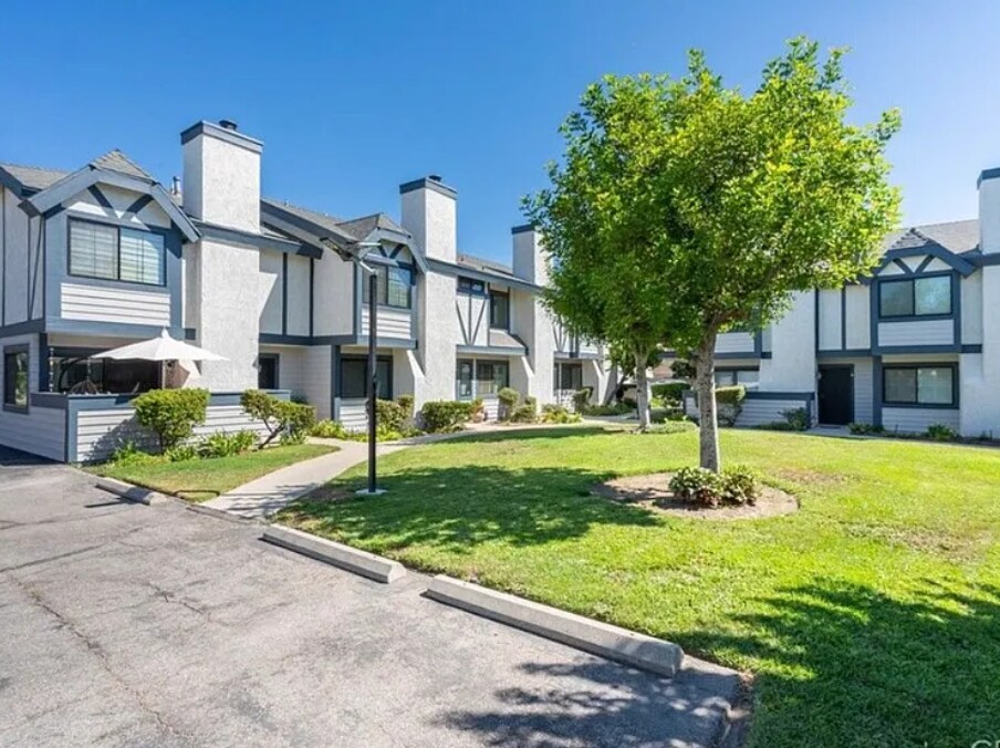 Building Photo - 19221 Sherman Way