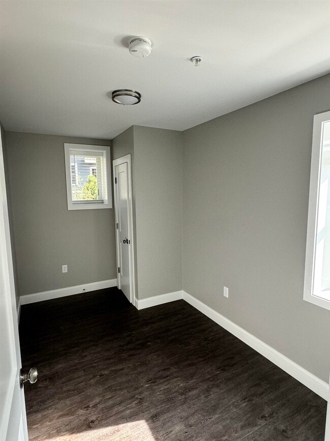 Building Photo - 50 Monarch Wy