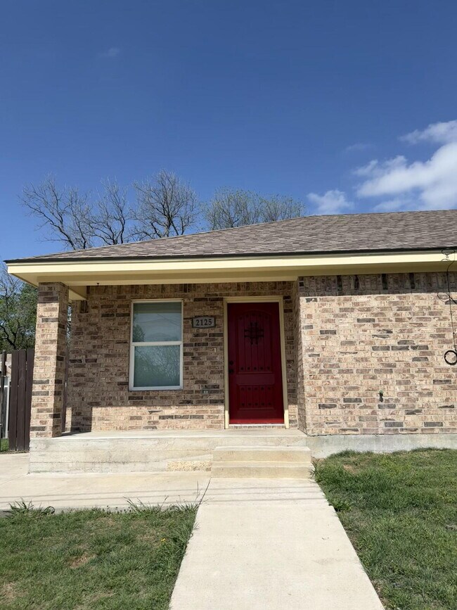 Building Photo - 2125 Burnett Ave