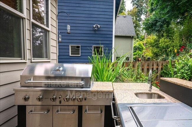 Building Photo - 7981 SW Kelso Ct