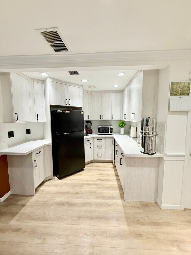 Building Photo - A stunning home in desirable Stendahl Ridge!