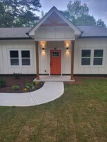 Building Photo - 48 Burnt Creek Ct SW