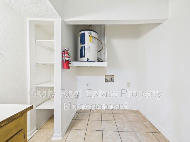 Building Photo - 202-3 Elk's Cove