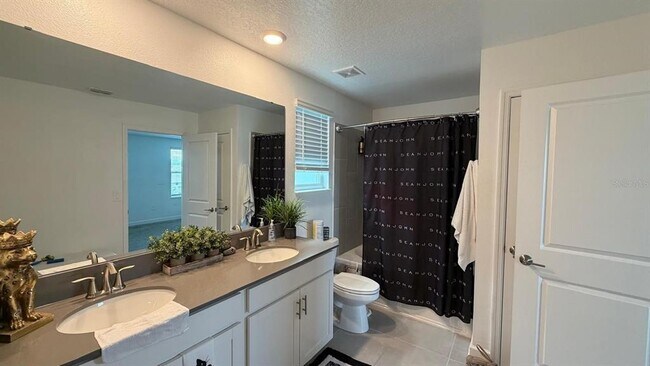 Building Photo - 11200 Listening Dr