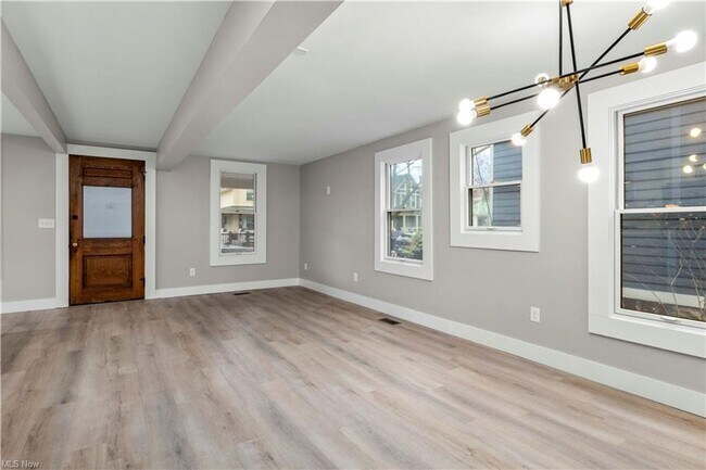 Building Photo - 254 - Whitman