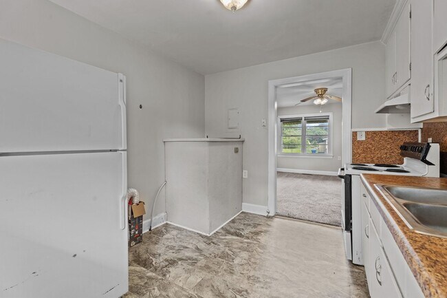 Building Photo - 208 Anderson St