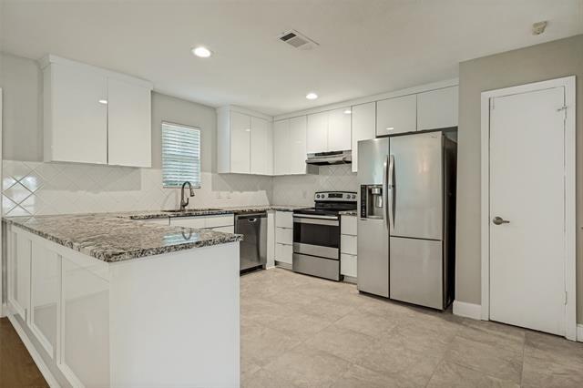 Building Photo - 717 Willowbrook Dr