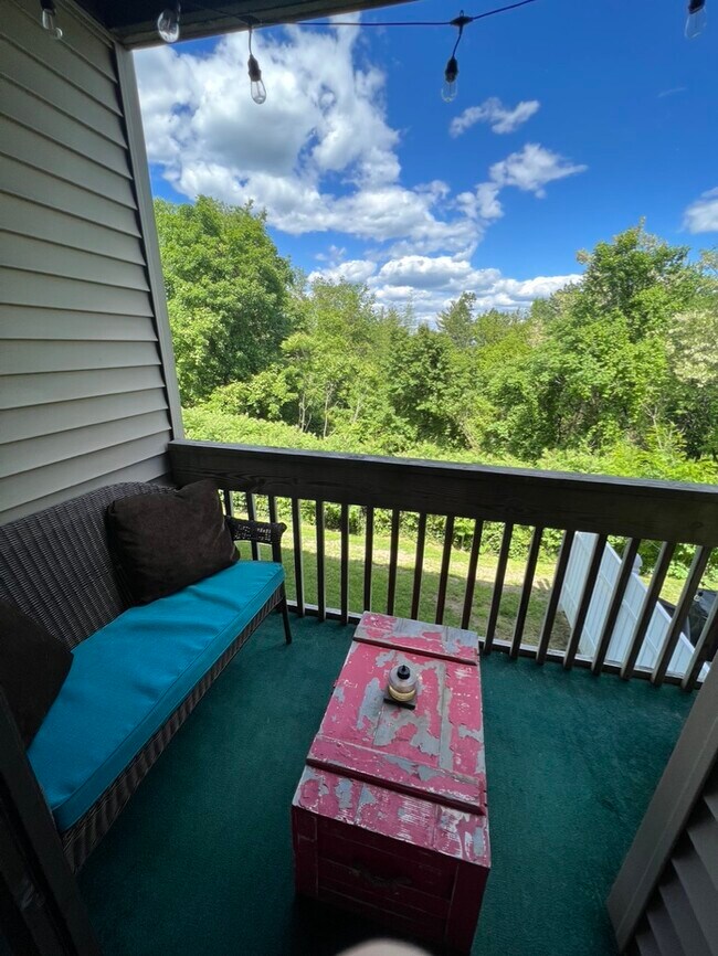 Building Photo - 107 Treetop Cir