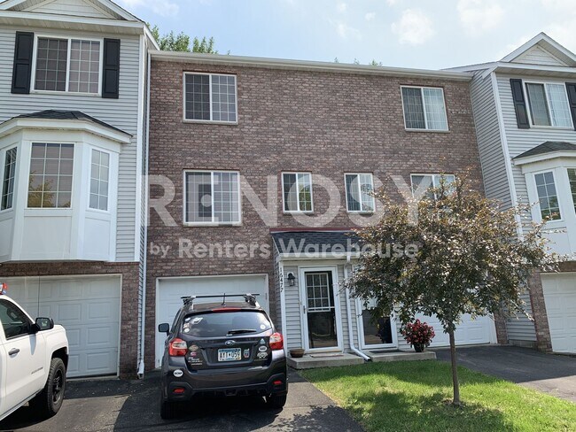Building Photo - Available August 8 - 2 Bed/1.5 Bath Townhome in Prior Lake