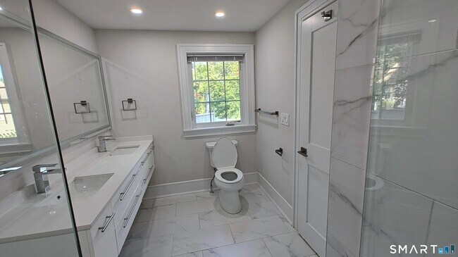 Building Photo - 42 Poe Ct