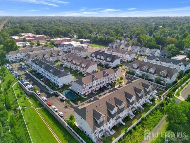 Building Photo - 306 Dickson Ct