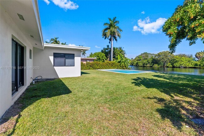 Building Photo - 317 N 31st Ave