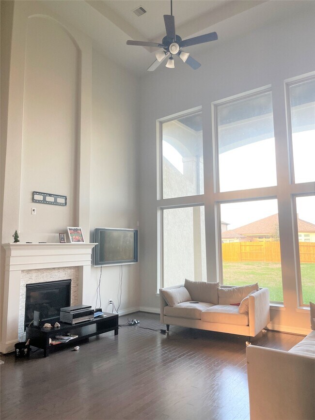 Building Photo - 11223 Oudney Ct