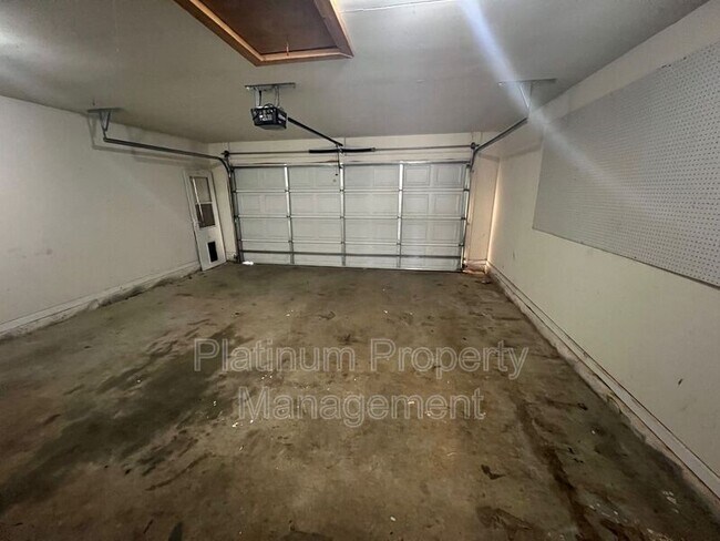 Building Photo - 279 Wahsega Way