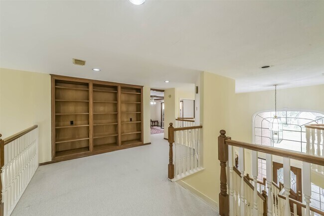 Building Photo - 1706 Galleon Oaks Dr