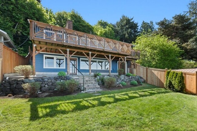 Building Photo - Air Conditioned Pacific Northwest Classic ...