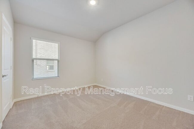 Building Photo - 203 Rocky Rd