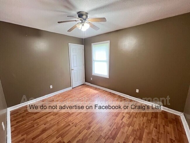 Building Photo - 1543 Bingham Dr