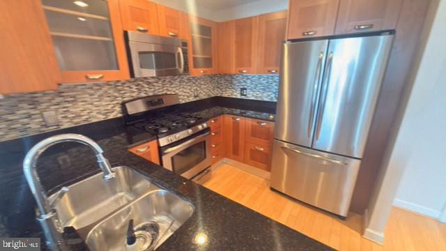 Building Photo - 5750 Bou Ave