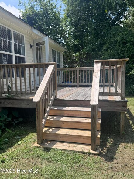 Building Photo - 367 Branchwood Dr