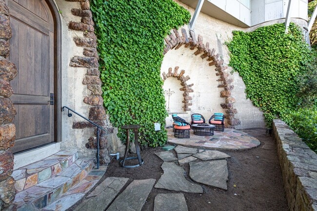 Building Photo - Luxurious Sausalito Breathtaking View Masterpiece! 4BR/3.5BA Home + 1BR/1BA Guest House! Parking!...