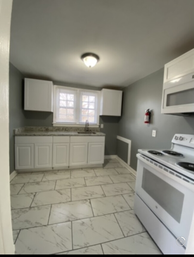 Kitchen - 2708 Meharry Blvd