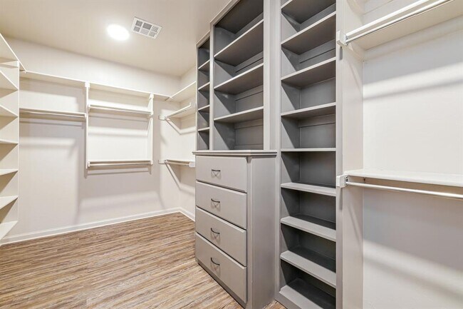 Building Photo - 4213 St Augustine St