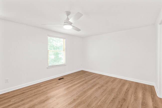 Building Photo - 9726 Old Gate Dr