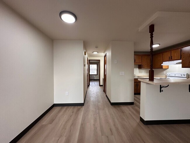 Building Photo - Recently Renovated 1 Bedroom 1 Bath Lower Apartment W/Garage!