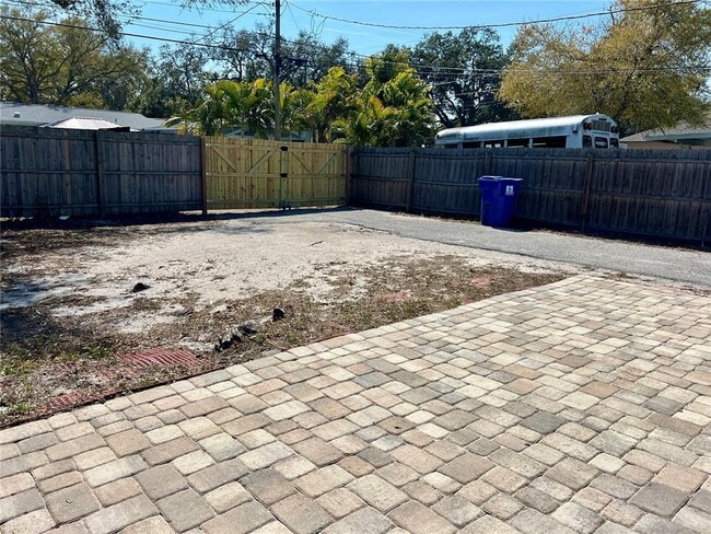 Building Photo - 860 49th Ave N