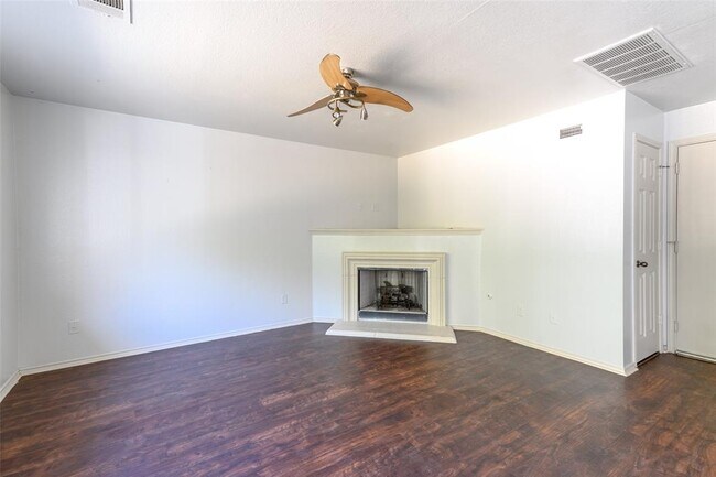 Building Photo - 15124 Katie's Corner Ln