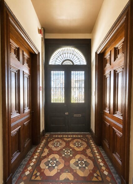 Building Photo - 38 E Penn St