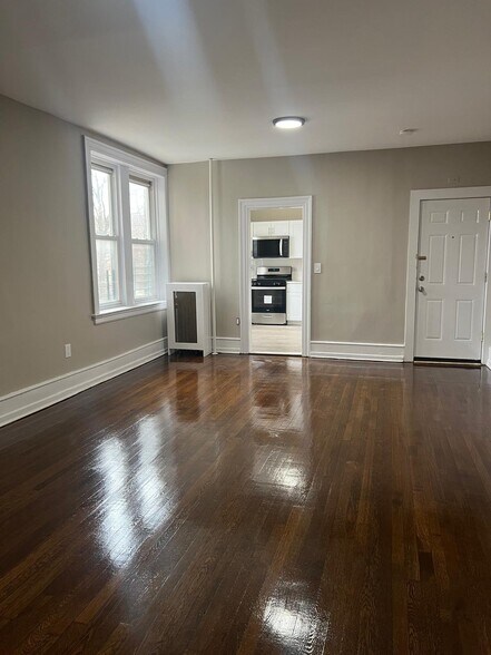 Building Photo - 38 Winans St