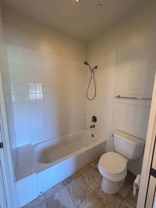 Building Photo - 1769 Los Feliz Dr