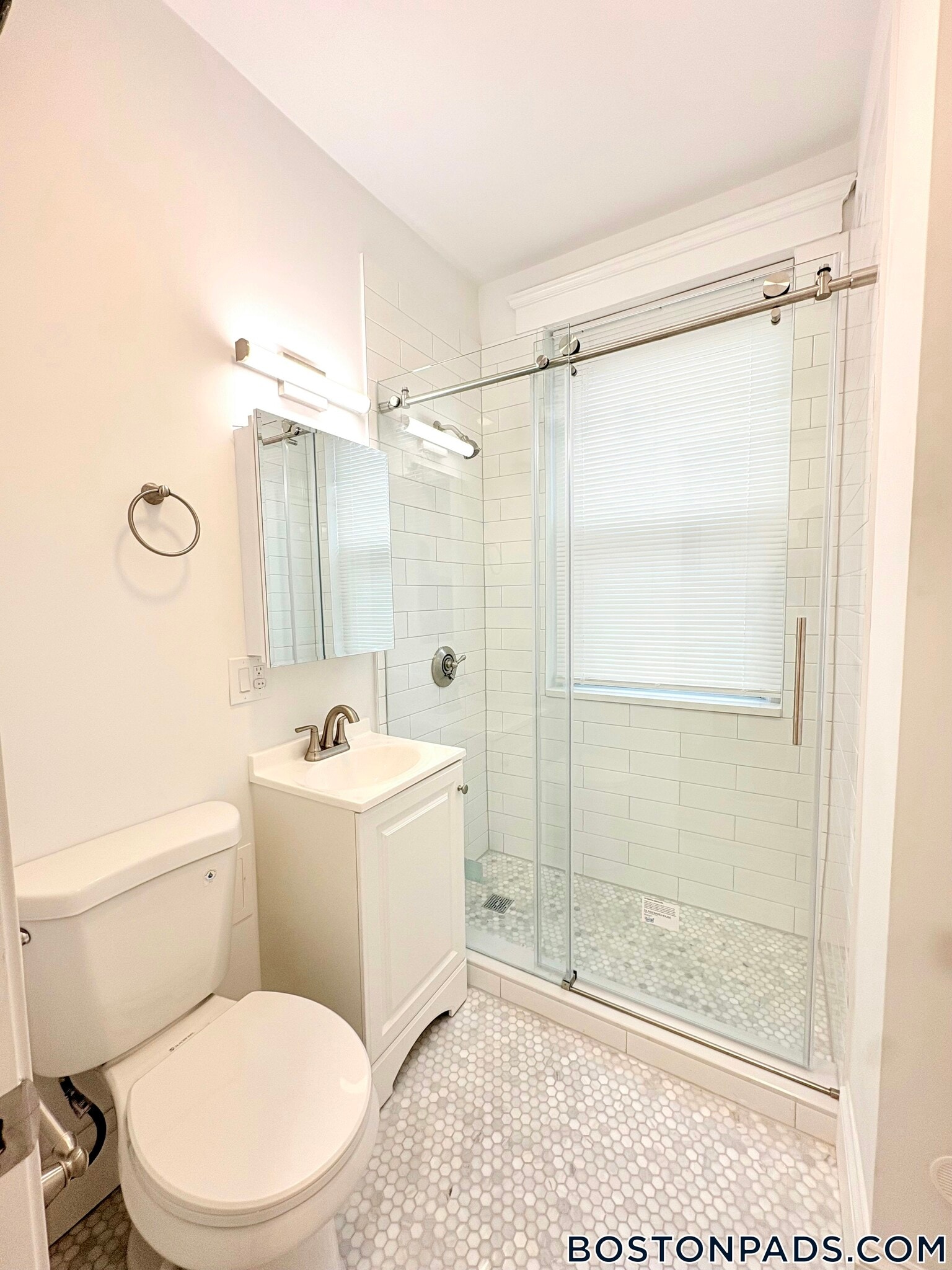 Building Photo - 95 Park Dr