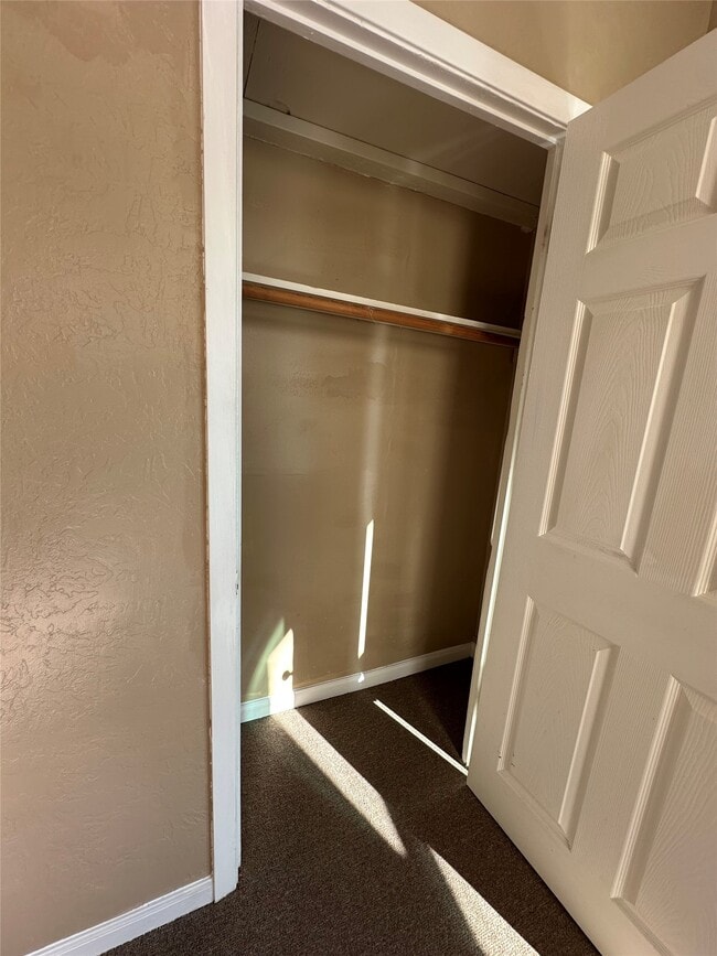 Building Photo - 1709 Biovu Dr