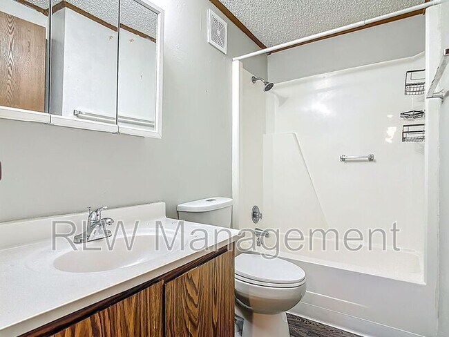 Building Photo - 611 Mt Homer Rd