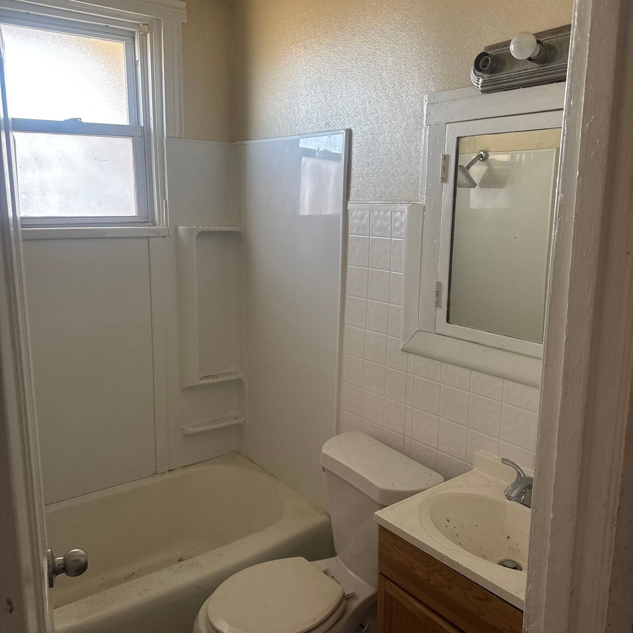 Building Photo - 4914 Plover Ave