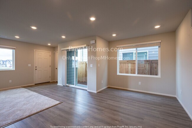 Building Photo - Discover Your Dream Home: Gorgeous Three B...