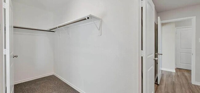 Building Photo - 4 Bedroom, 3 Bath and a Study Bryan in Pla...