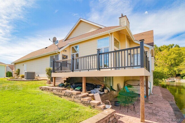 Building Photo - 3309 Lower Lakes Estates Dr