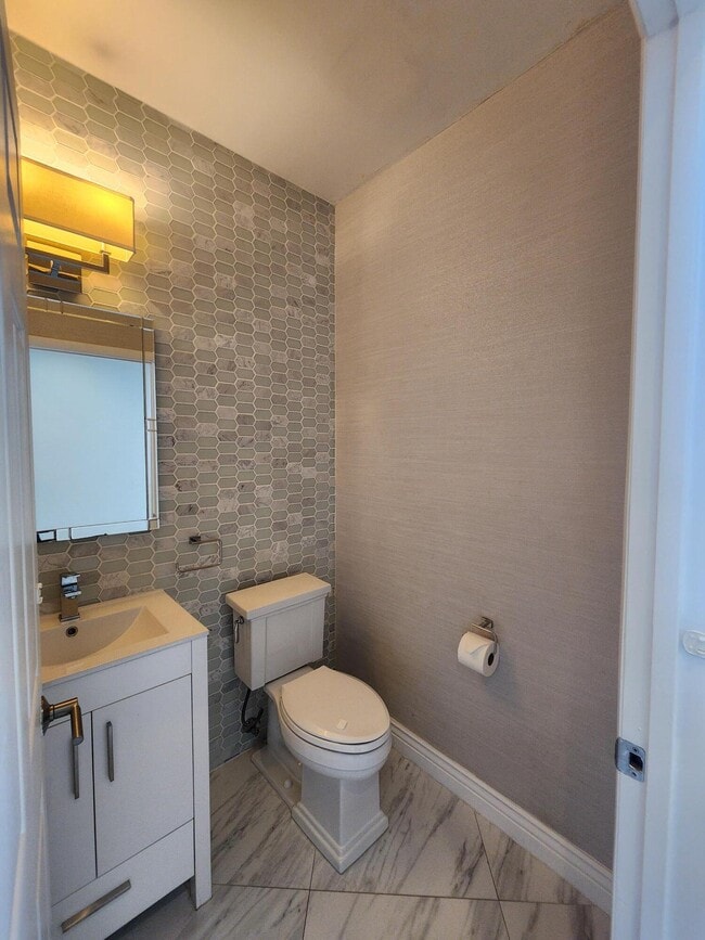 Building Photo - 18860 La Costa Ln