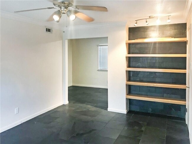 Building Photo - 741 E Oltorf St