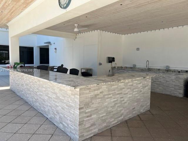 Building Photo - 2751 S Ocean Dr