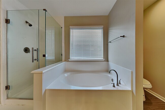 Building Photo - 2203 Pincher Creek Dr